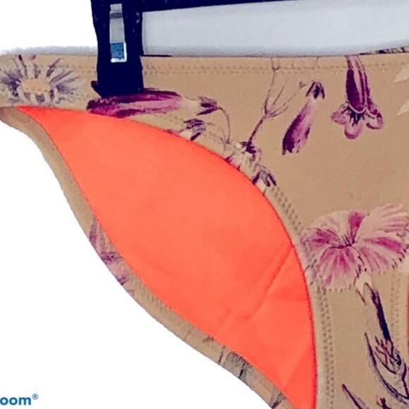 Triangl Floral Neoprene Swim Bottoms Large – Tan/Purple Pink Pattern, EUC - Picture 8 of 14